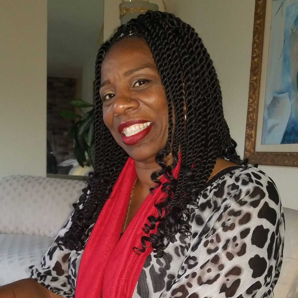 Meet your Posher, Angela